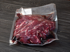 Шея пятнистого оленя без кости