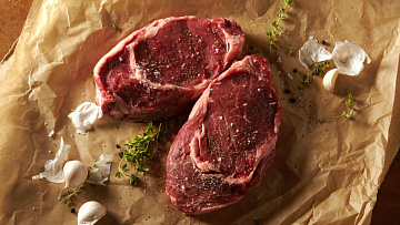 Стейк рибай из бизона Фото Стейк рибай из бизона